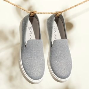 NEW Vivaia Round-toe Slip-On Sneakers Silver 40 9